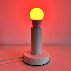 Zapalona lampka nocna Nova White z żarówką NightTorch